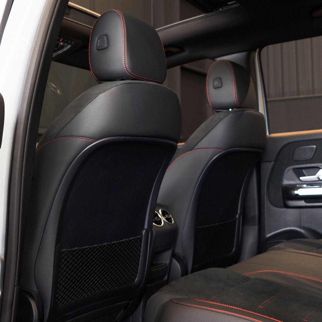 مرسيدس بنز GLB 200 AED 3,736 pm • 0% Downpayment • Mercedes-Benz GLB 200  • Agency Warranty