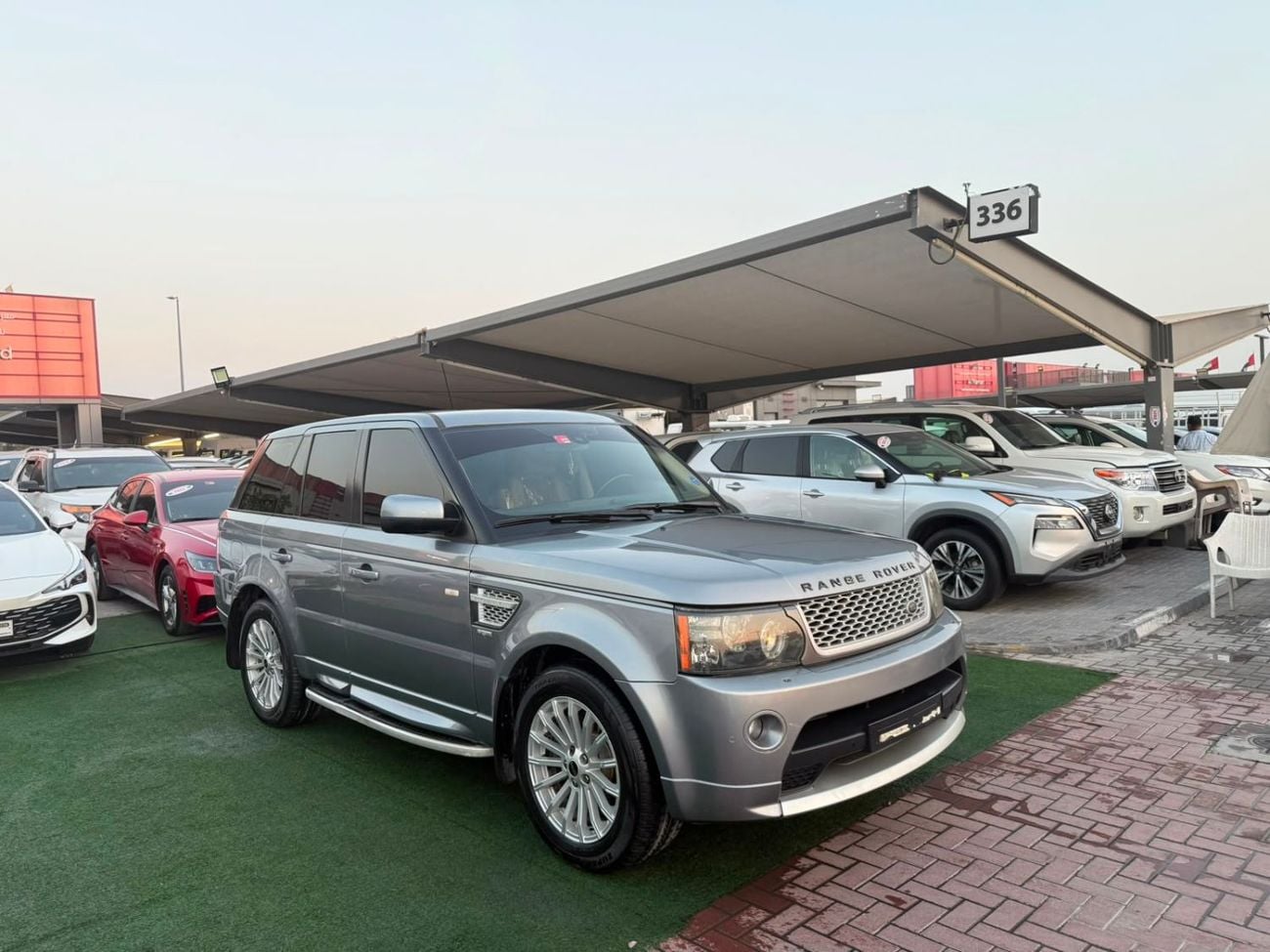 Land Rover Range Rover Sport HSE keyless entry and push-button start