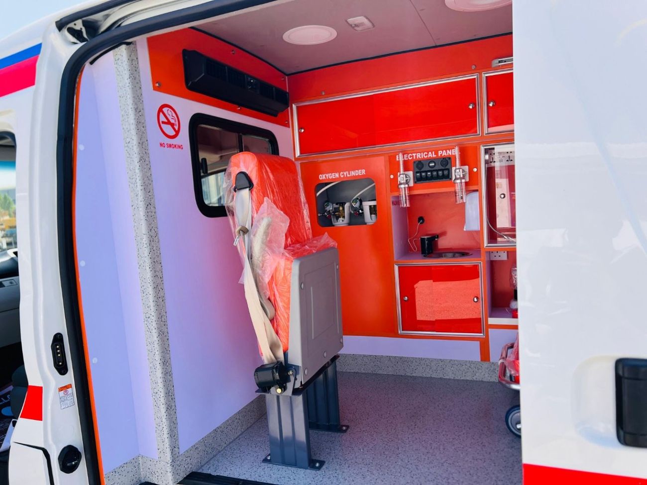 Toyota Hiace HIACE AMBULANCE right hand drive diesel 2.8 liter automatic gear