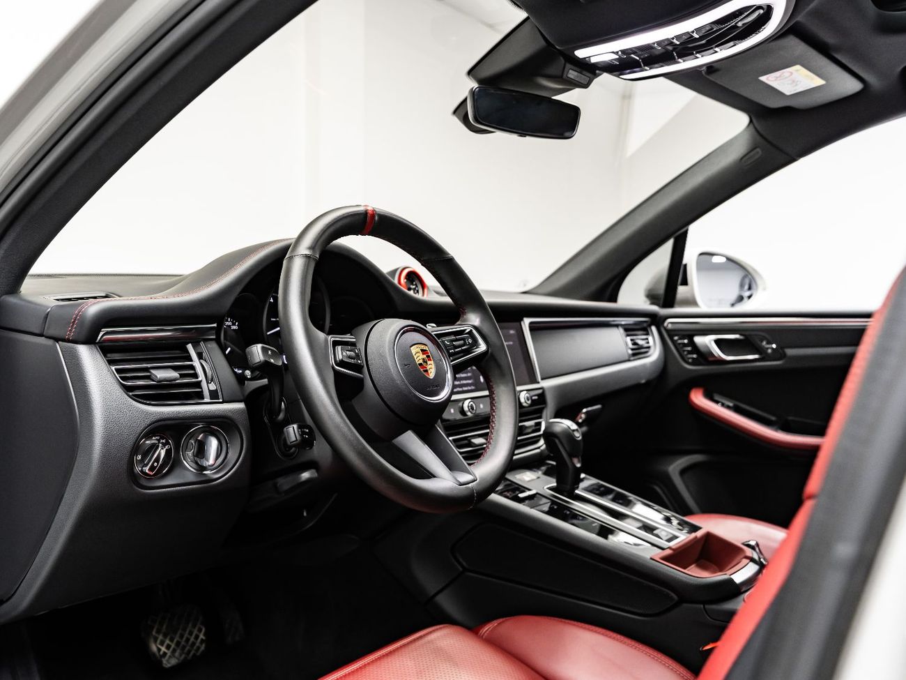 Porsche Macan Std 2.0L (252 HP) 2024 Porsche Macan, June 2026 Porsche Warranty, Full Service History, Low KMs, GCC