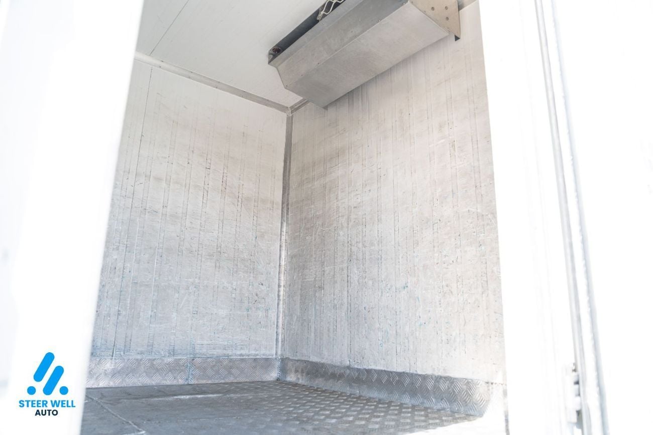 هينو 300 2020 Hino 300 916 4.0L Diesel Manual | Long Chassis Chiller Box | GCC Specs