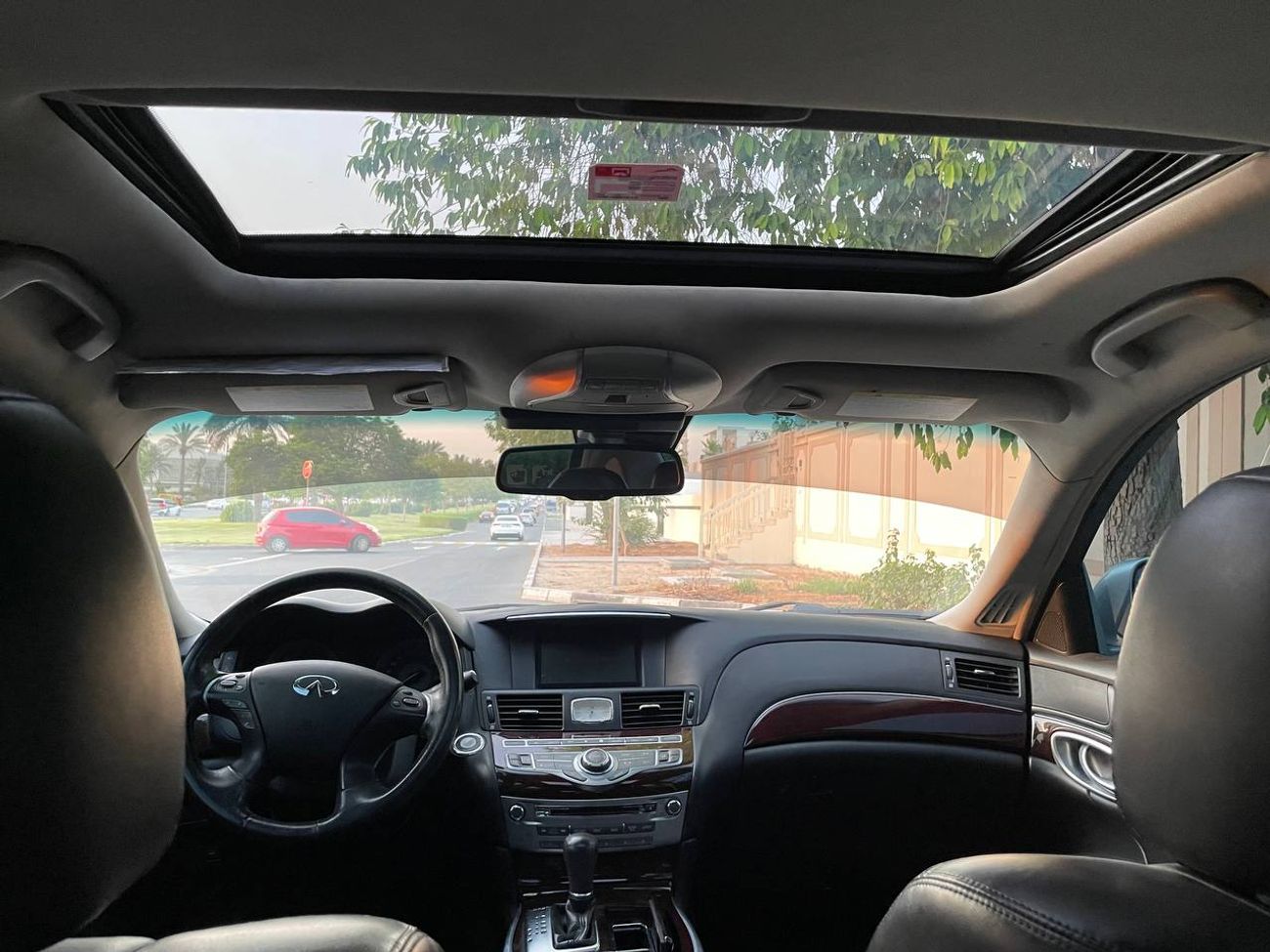 Infiniti Q70 Luxury 3.7L