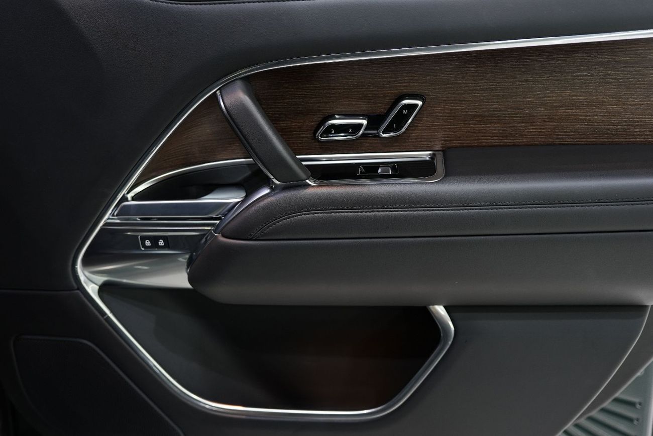 Land Rover Range Rover HSE P400 3.0L Vogue, Panoramic Roof, Dealer Warranty!!