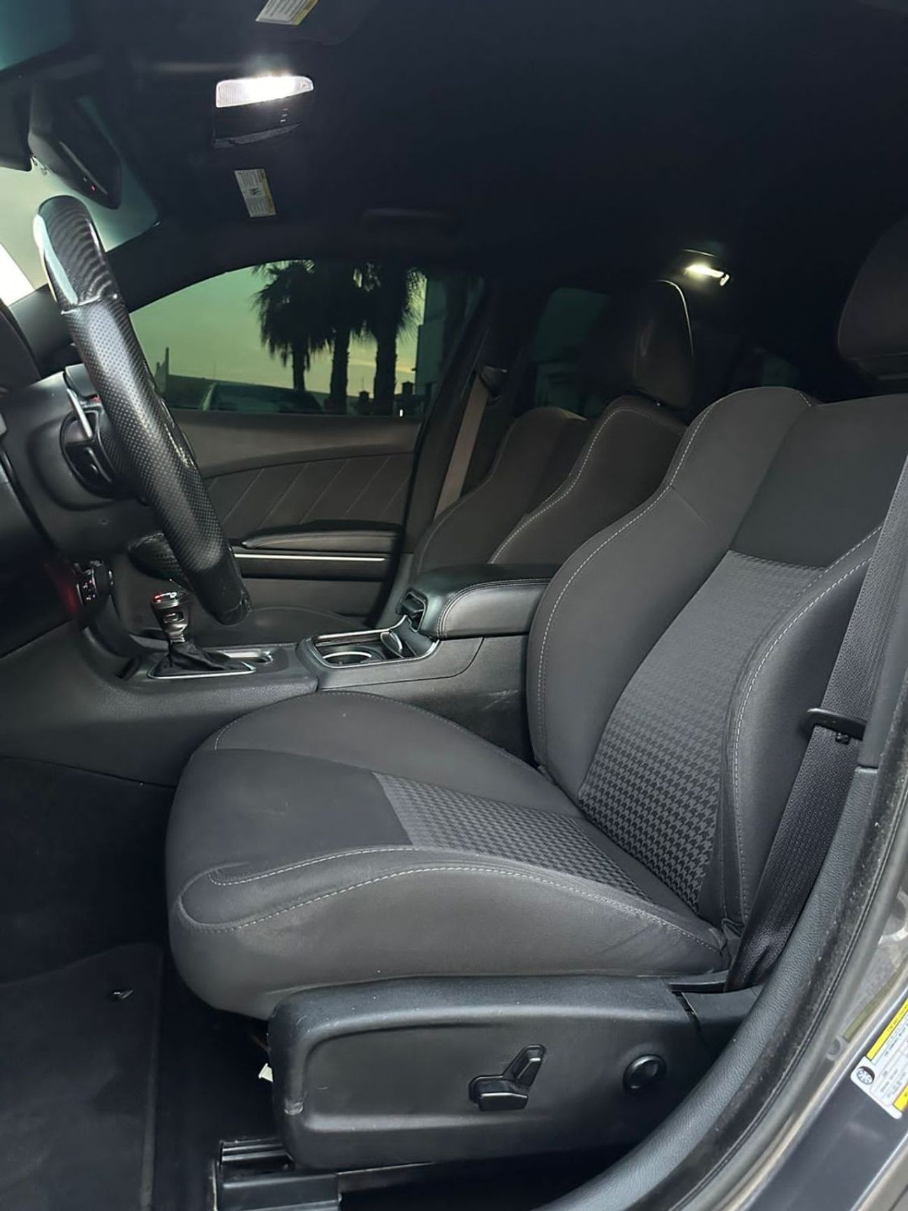 دودج تشارجر 5.7L R/T دودج تشارجر  R/T موديل: 2019 ممشى : 119,000 كم مطلوب: 58,000 درهم وارد امريكا   8 سلندر ، 5