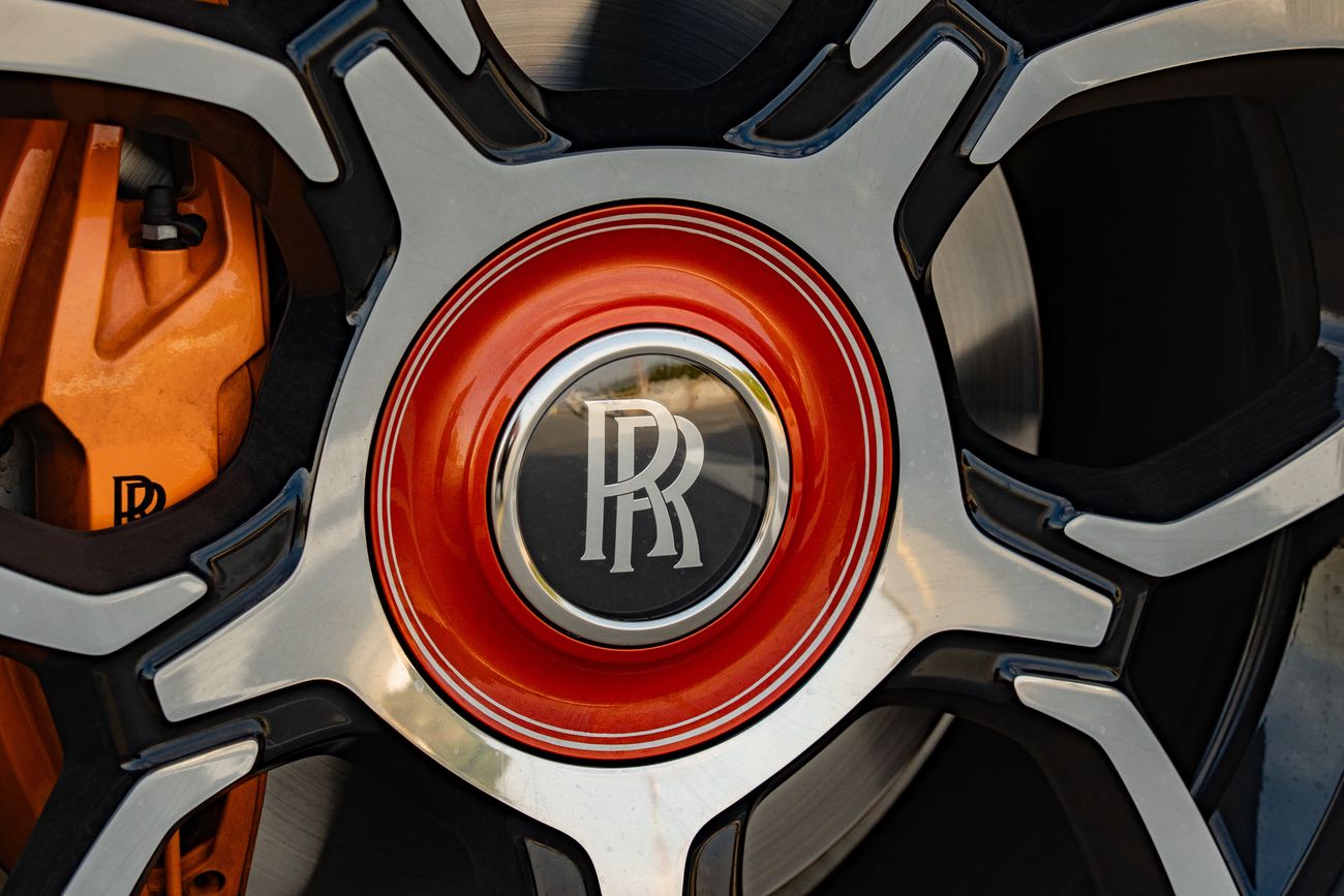 Rolls-Royce Cullinan 6.7L Twin-Turbo (563 HP)