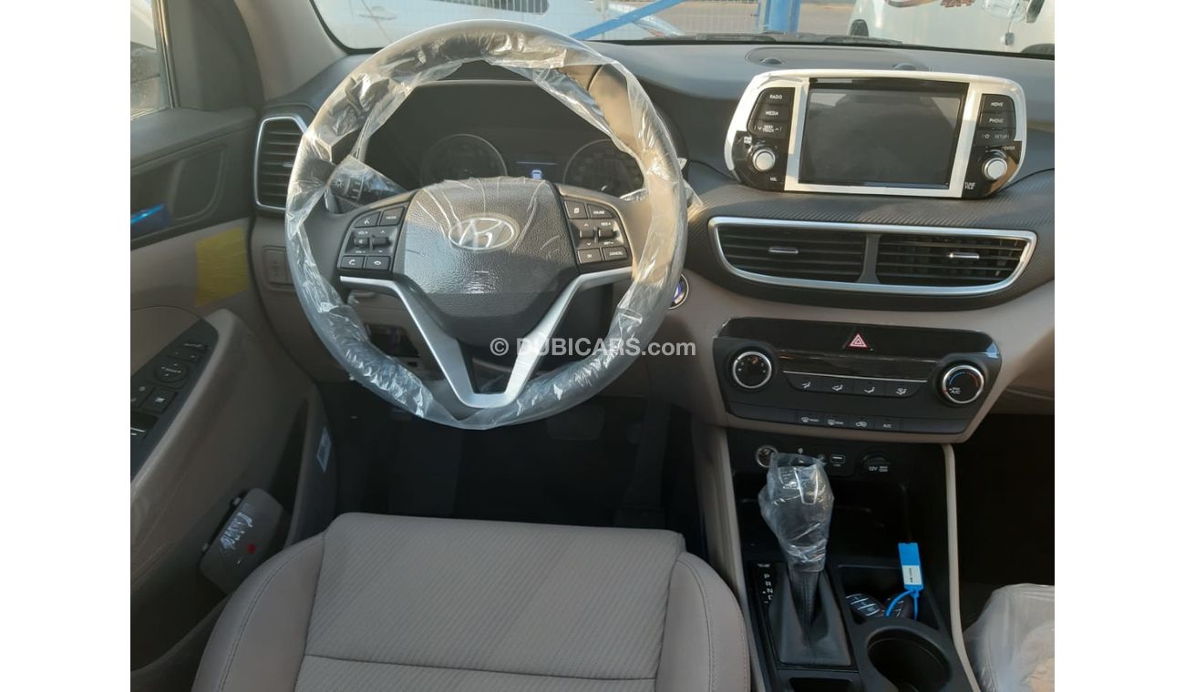 Hyundai Tucson 2.0 with sun roof