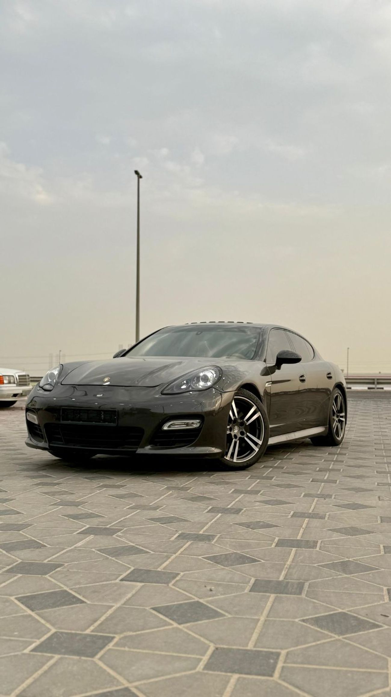 Porsche Panamera GTS 4.8L (424 HP)