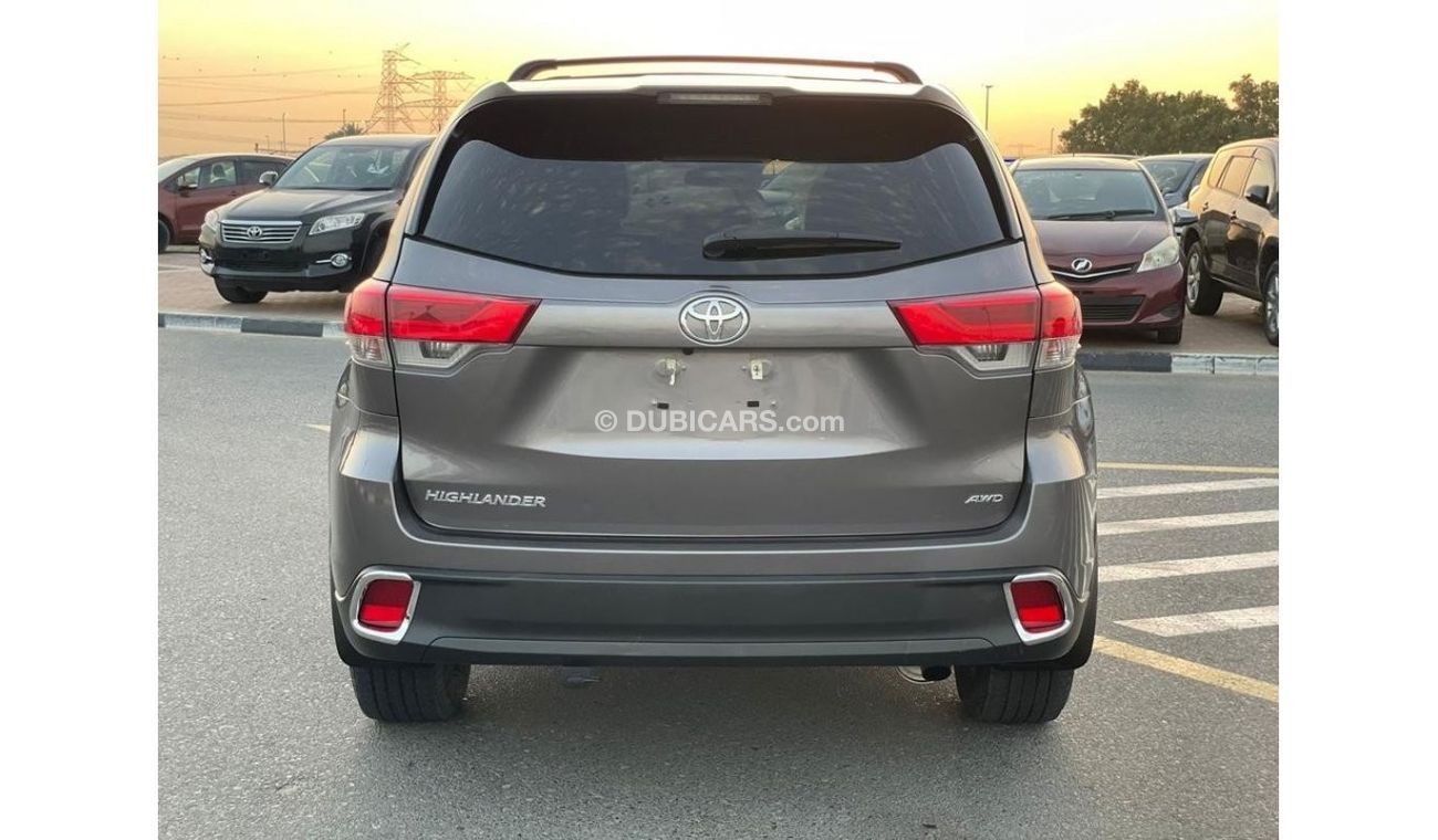 Toyota Highlander 2019 Toyota Highlander LE AWD 4X4 V6 3.5L MidOption+