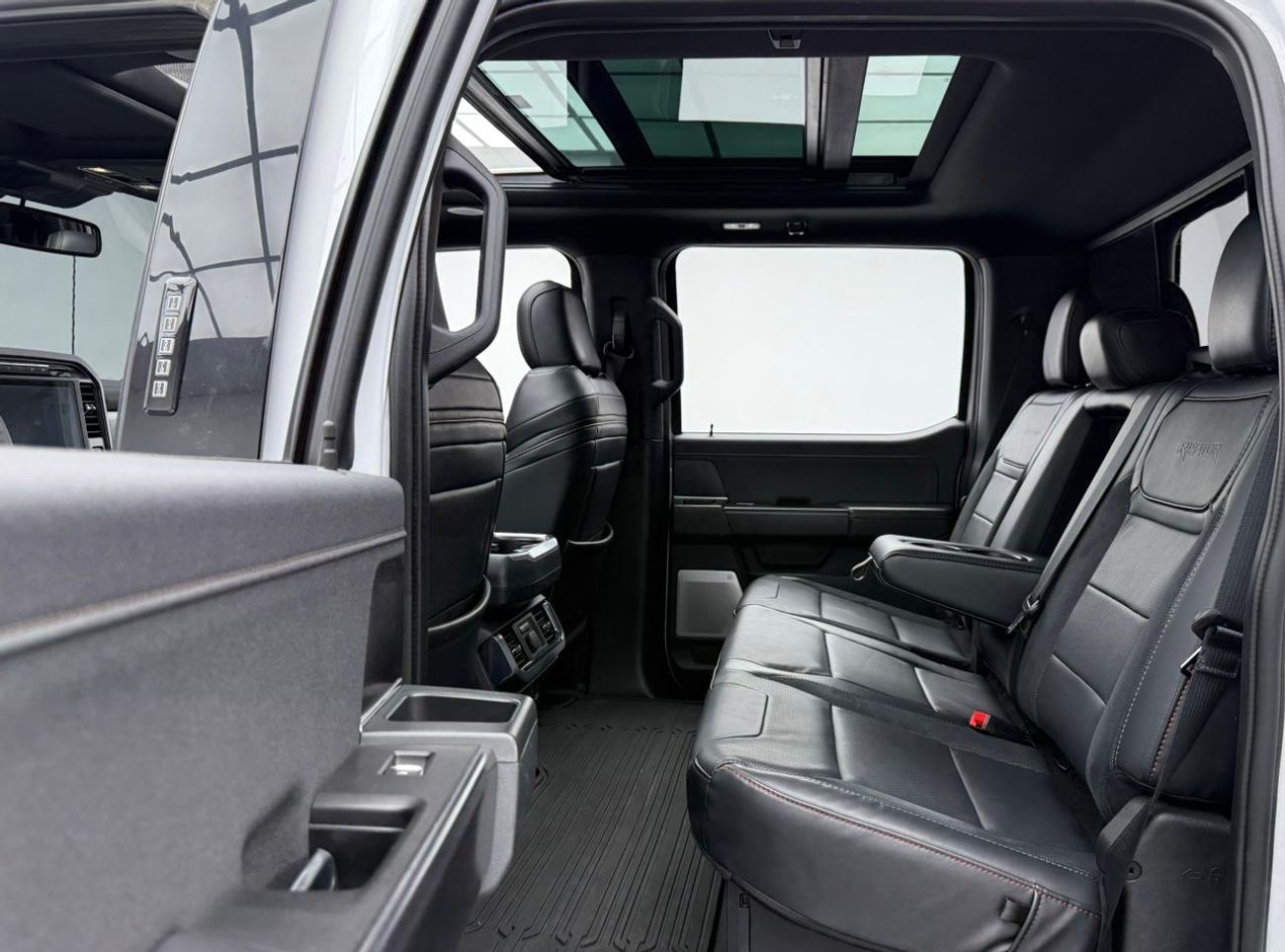 Ford F 150 Raptor 2022 Ford F-150 Raptor, Oct/2027 Ford Warranty + Service Package, Ford Full Service History, GCC