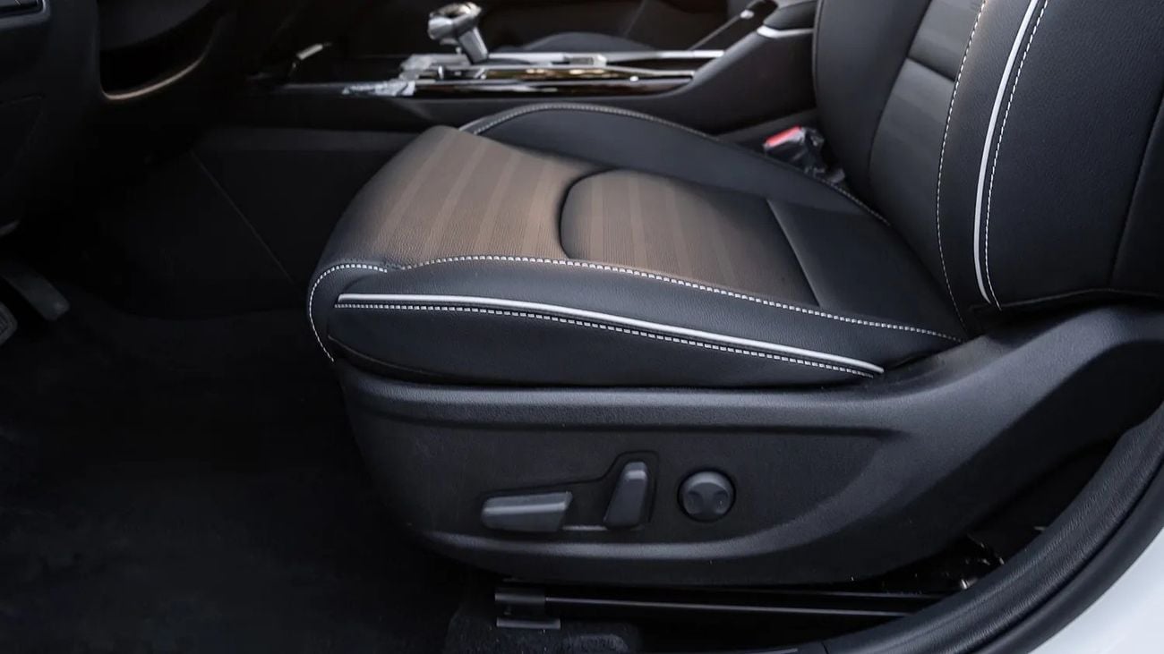 Kia K3 COMFORT PREMIUM EDITION + CRUSIER CONTROL + ELECTRIC SEAT [ EXPORT ONLY ]