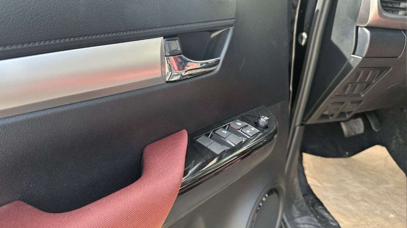 Toyota Hilux 2.7L V4 PETROL AT (EXPORT ONLY)