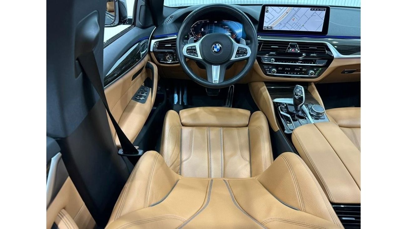 بي أم دبليو 520i M Sport Comfort 2022 BMW 520i M-Sport, May 2027 BMW Warranty + Service Pack, Full Options, Low Kms