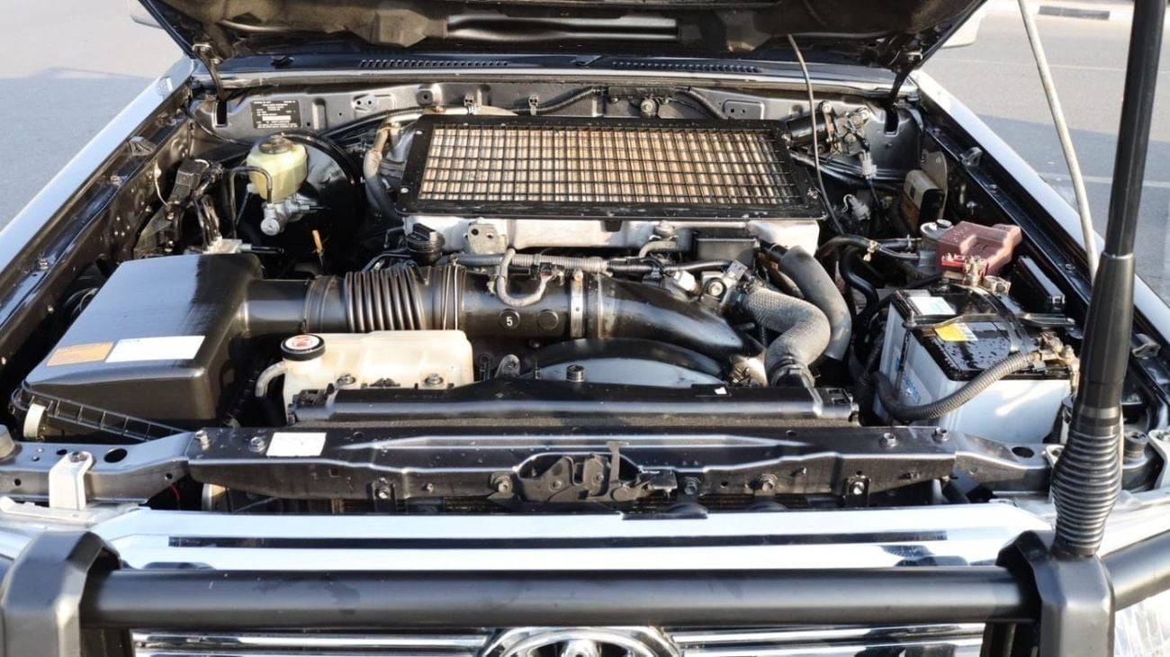 تويوتا لاند كروزر بيك آب