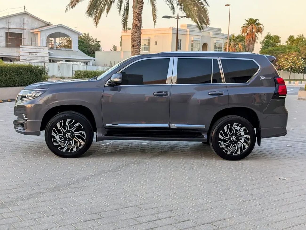 Toyota Prado TX-L Facelifted | Full Option | V6 4.0L | GCC Specs | Excellent Condition