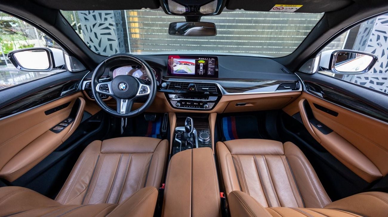 بي أم دبليو 520i M Sport Comfort 2.0L