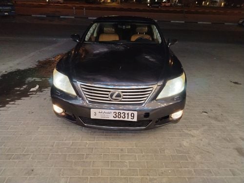 لكزس LS 460 فاخر