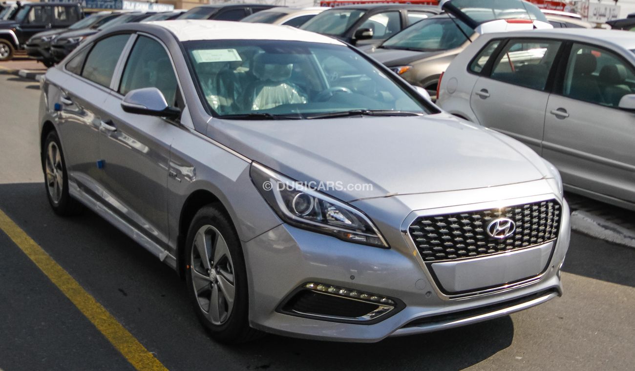 New Hyundai Sonata Hybrid 2017 for sale in Dubai - 92536