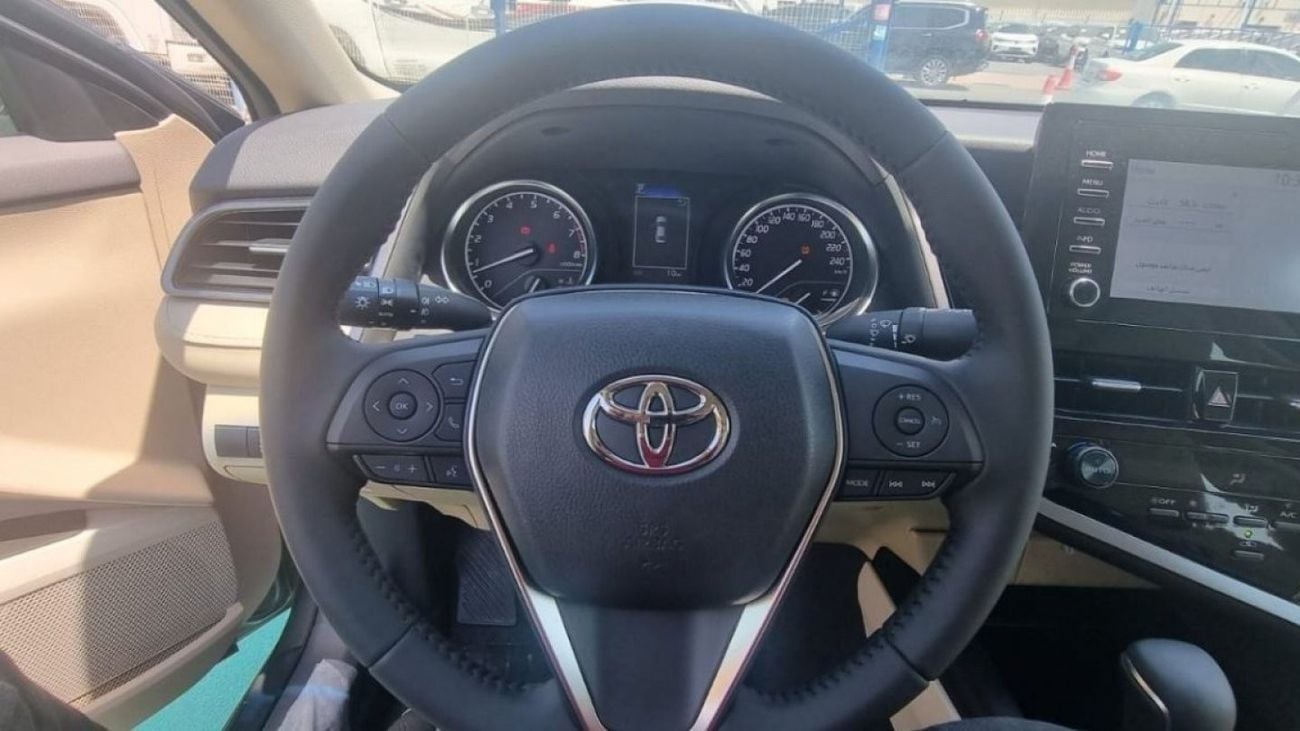 Toyota Camry 2.5 GLI  WITH SUN ROOF LEAATHER SEATS  SCREEN CAMERA