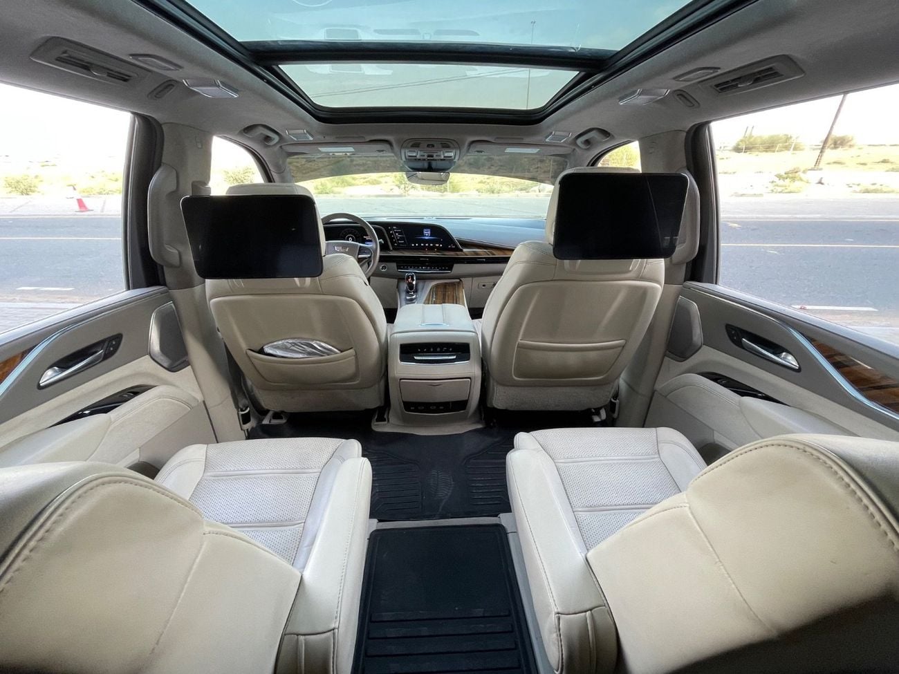 Cadillac Escalade Premium Luxury Platinum 6.2L 4WD MASSAGING SEATS / PREMIUM SOUND SYSTEM / HEAD UP DISPLAY / 360 CAME