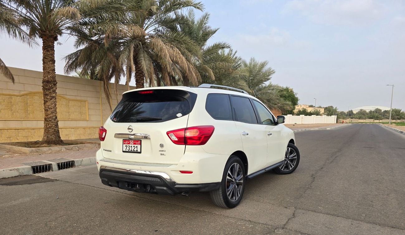 Nissan Pathfinder S 3.5L (271 HP)