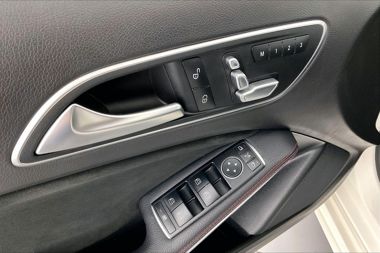 Mercedes-Benz A 250 Sport AMG (W176) | 1 year free warranty | 0 Down Payment