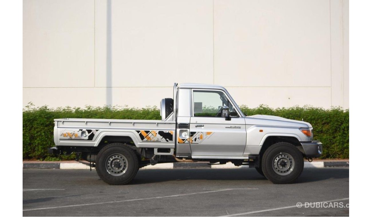 تويوتا لاند كروزر بيك آب 79 Single Cabin LX V6 4.0L Petrol MT