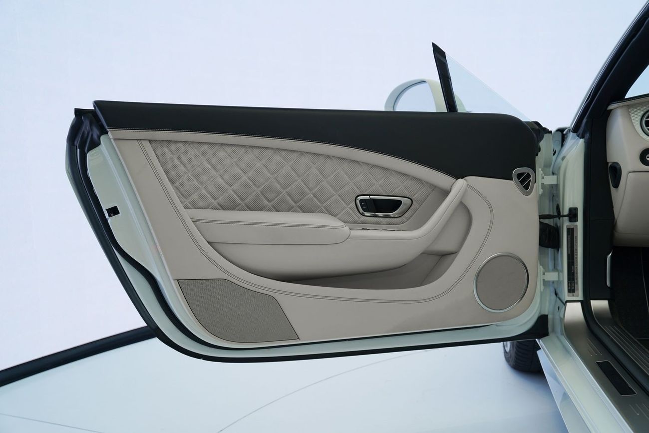 بنتلي كونتيننتال جي تي سي Bentley GTC Speed