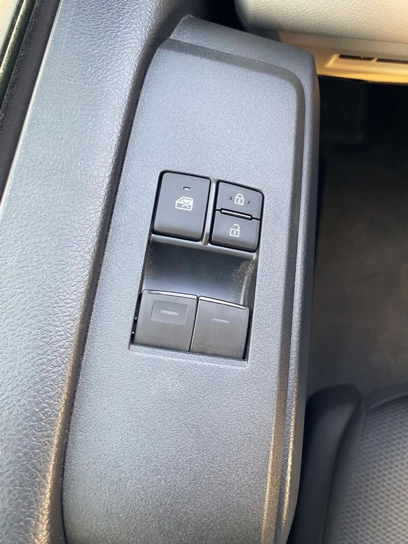 تويوتا هاياس Commuter 2.8L