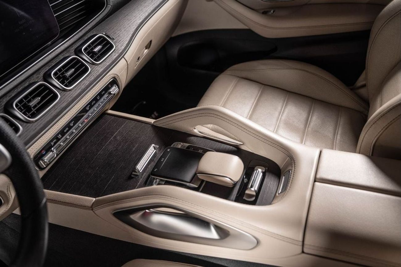 Mercedes-Benz GLS 450 2020-MERCEDES BENZ GLS 450 4matic AMG Line 7 Seater-GCC-SERVICE CONTRACT-AGENCY WARRANTY TILL 1/2027