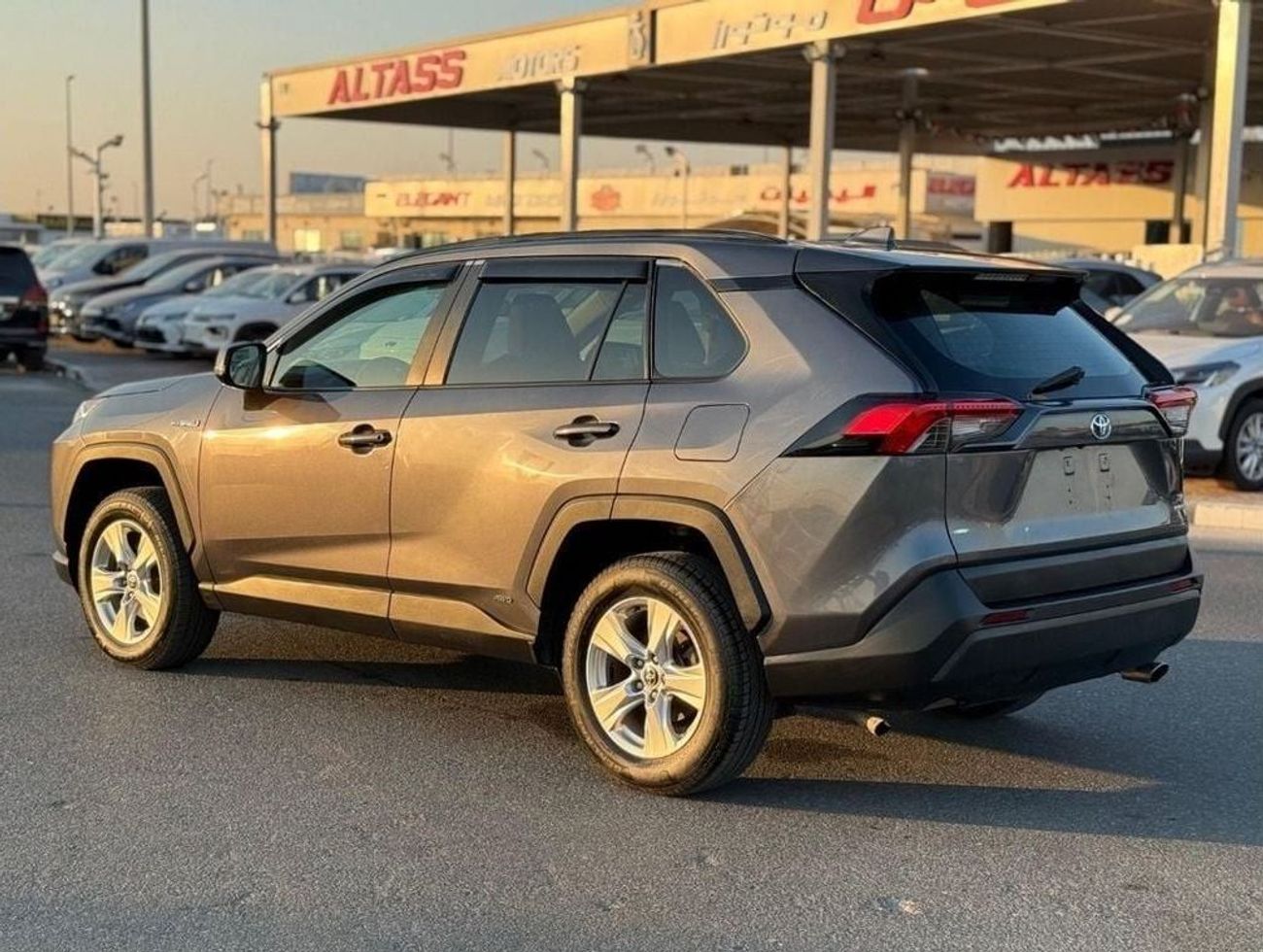 Toyota RAV4 Hybrid XLE 2021 Sunroof, push start