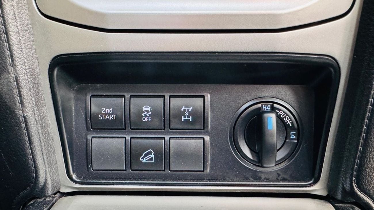 Toyota Prado LIMGENE BODY KIT INSTALLED | SUNROOF | 2.8L DIESEL | REAR VIEW CAMERA