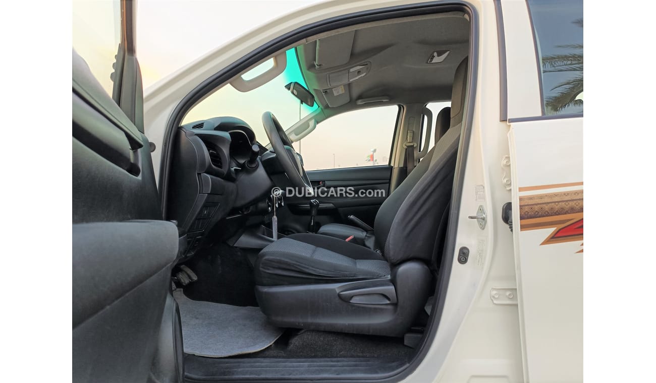 Toyota Hilux 2.4L Diesel / M/T EXCELLENT CONDITION (LOT # 79742)