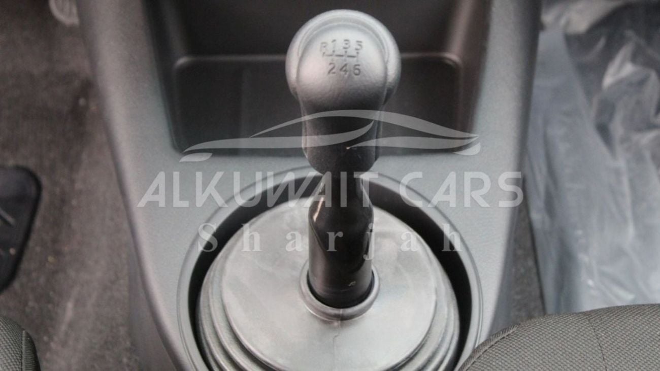 Toyota Hilux Basic 2.4D MT - MY2025