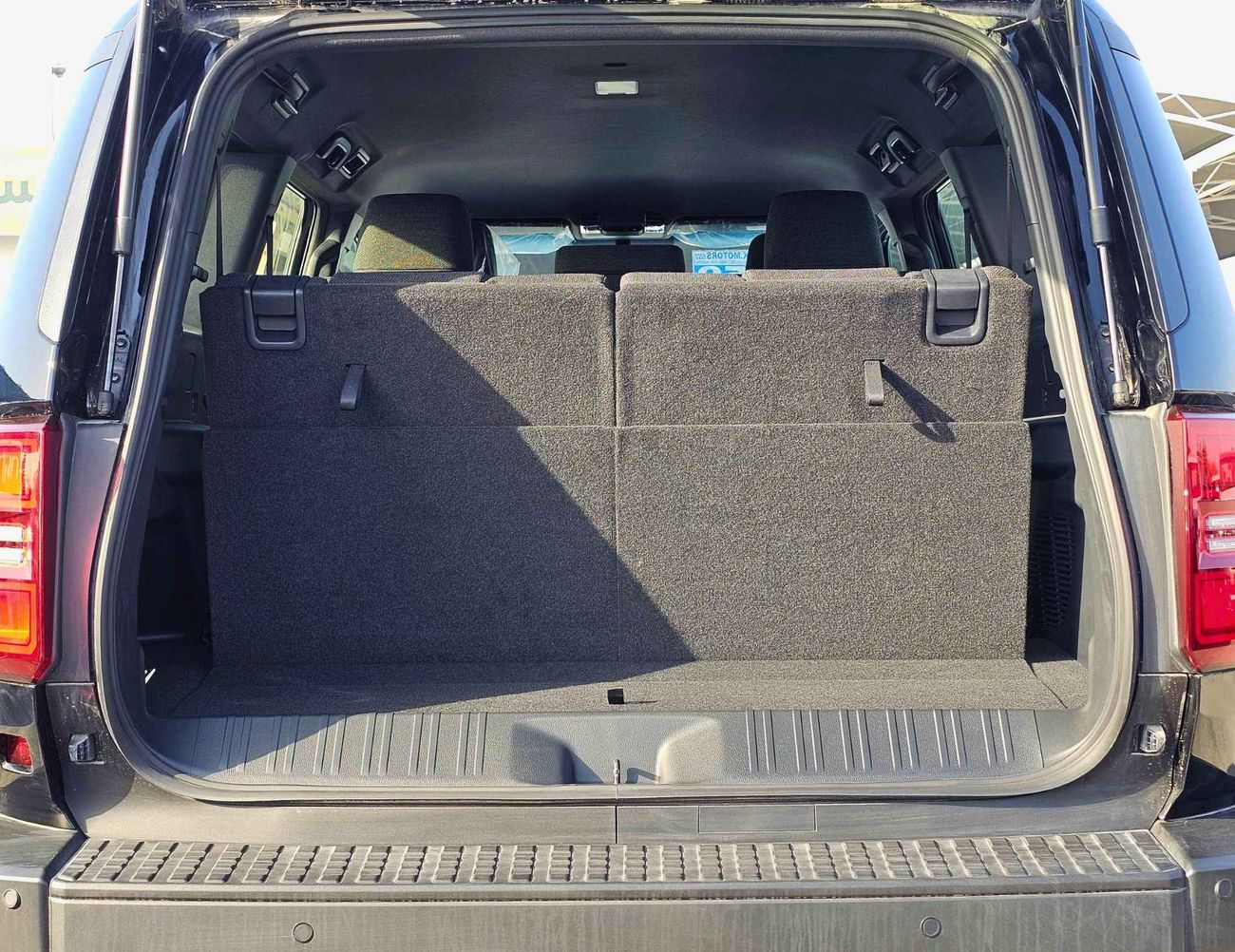 Toyota Prado URBAN-E EURO 4 /  2.8L V4 DIESEL / DVD + CAMERA / AUTO A/C / 4WD (CODE # URBAN-E)