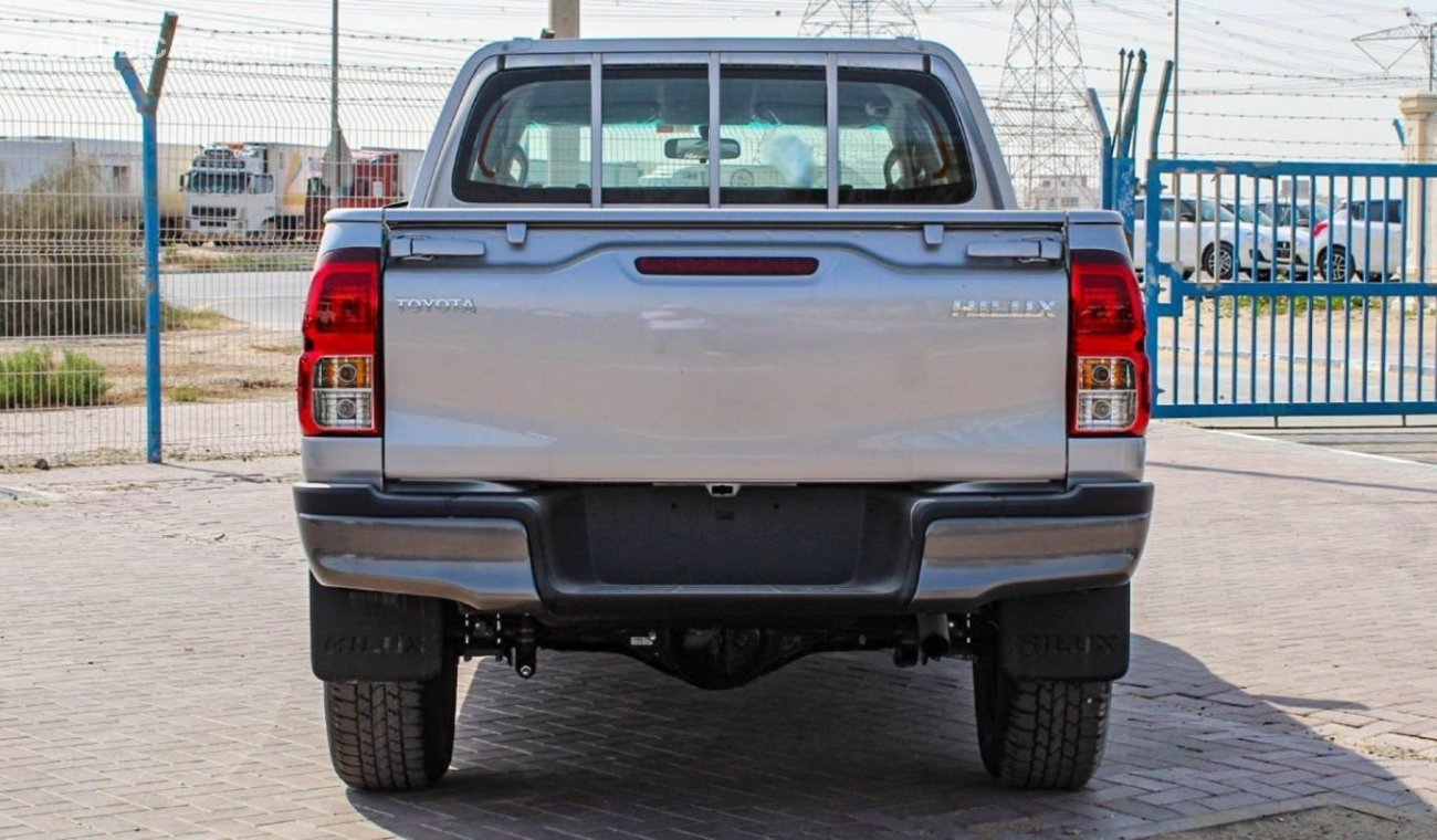 Toyota Hilux Toyota Hilux 2.4L Diesel Med Turbo Manual Transmission 4X4 ABS 3x Airbags Power pack 2023MY (EXPORT 
