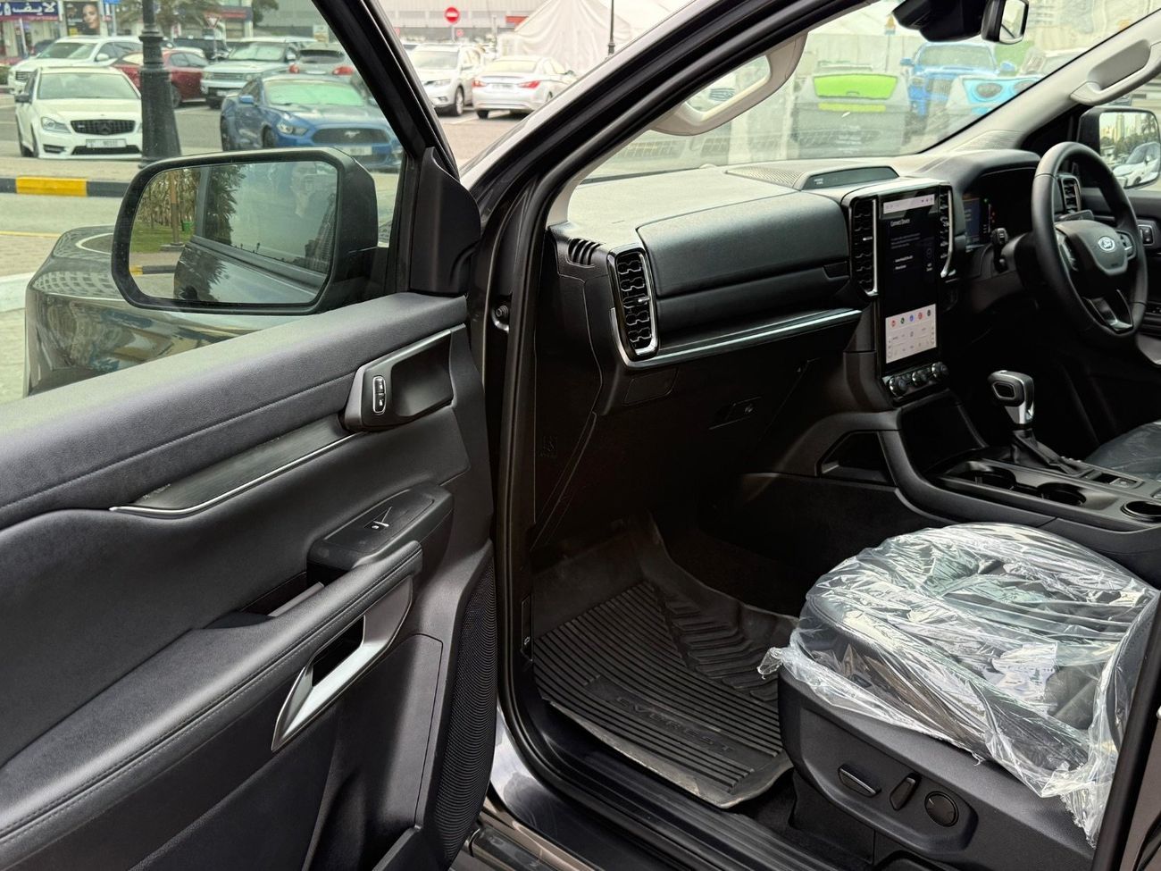Ford Everest Sport 2.L Bi-Turbo Right Hand Drive