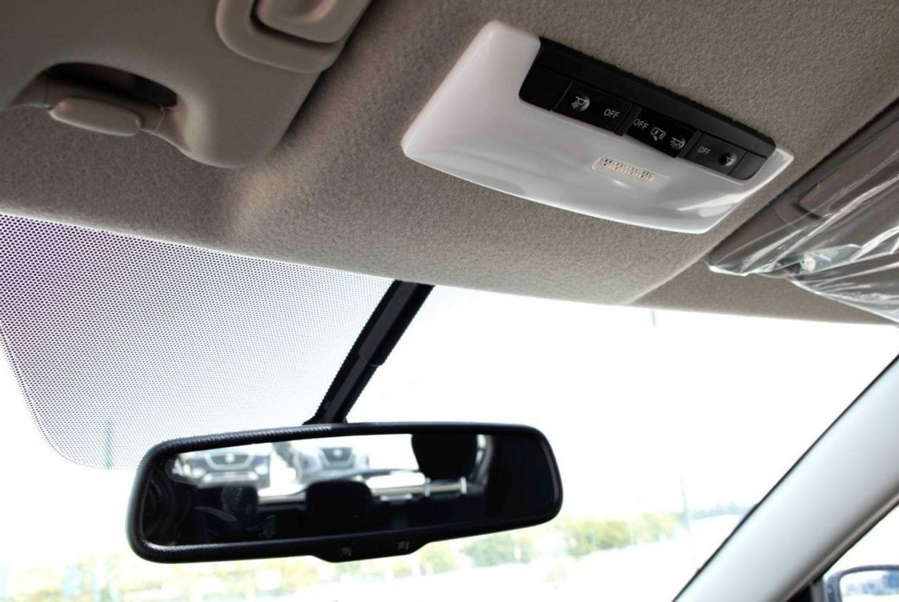 Nissan Kicks 2024 Nissan Kicks 1.6 SV - Silver inside Black | Export Only