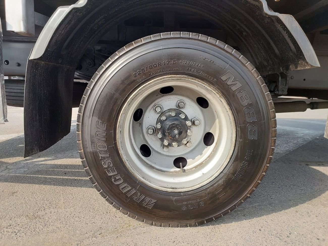 Mitsubishi Fighter MITSUBISHI FIGHTER TRUCK RHD 1998 MODEL 8.2 L DIESEL MANUAL(PM40025)
