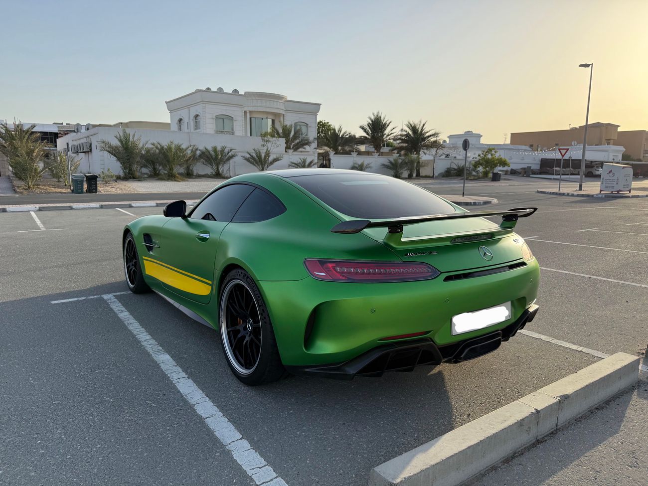مرسيدس بنز AMG GTR
