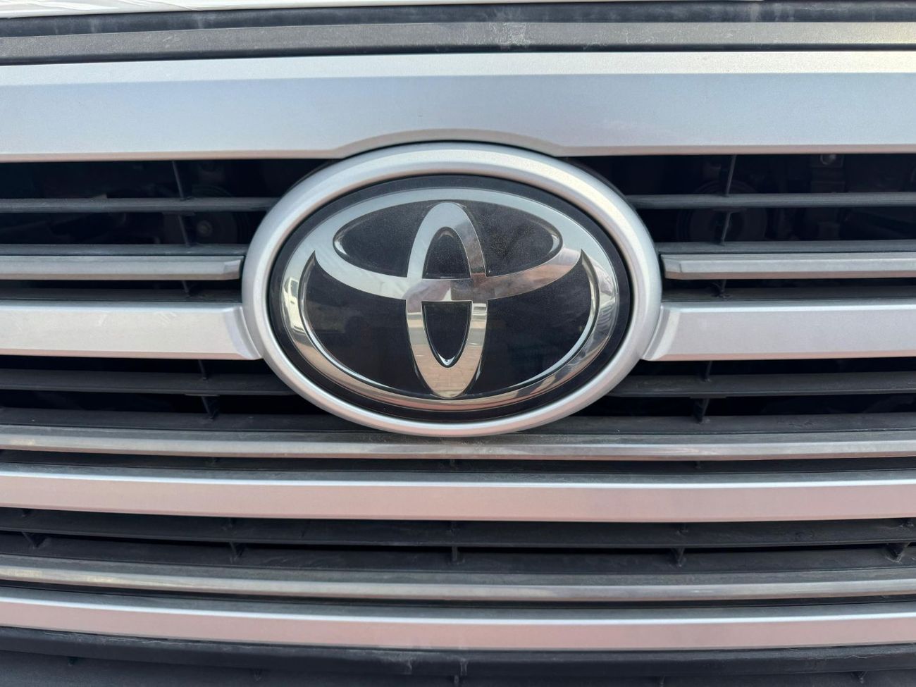 Toyota Land Cruiser GXR 4.0L 2023  EUROPEAN  SPECS WITHOUT SUNROOF