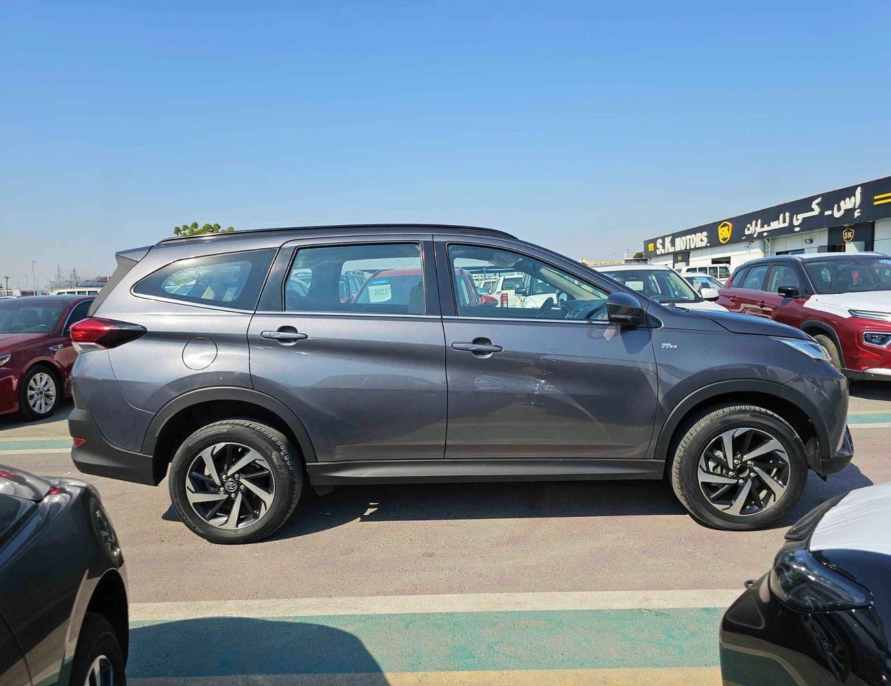 تويوتا راش EX GCC/ 7 SEATS/ RIMS/  LOW MILEGAE/ EXPORT ONLY / LOT#34572