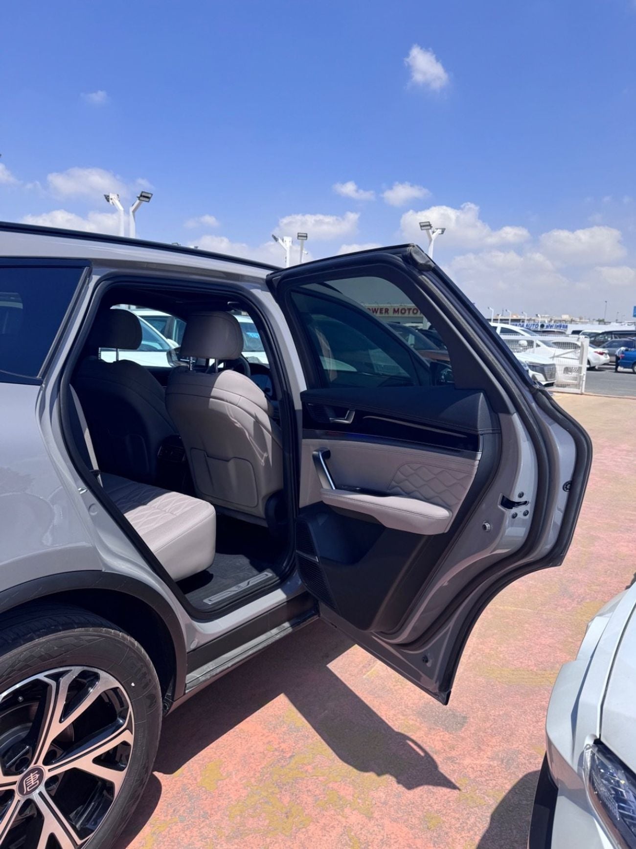 BYD Tang SUPREME