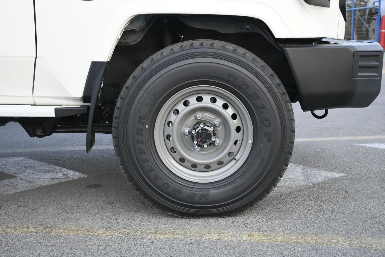 Toyota Land Cruiser 70 76 Series  2.8L Automatic Diesel  with diff lock ( LC Possible )