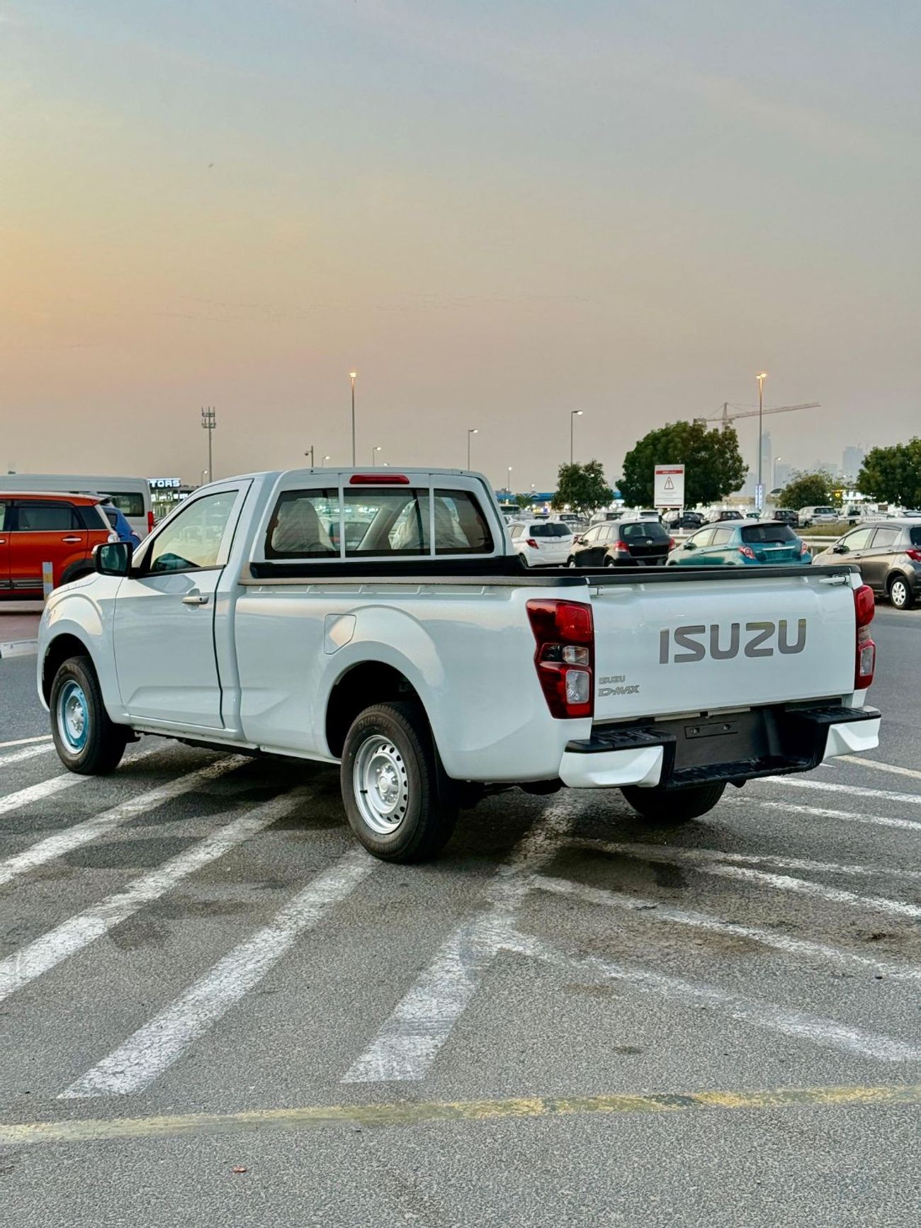 Isuzu DMax ISUZZ -D-MAX - SiNGLE CAB - 4x2 - 1.9L - DiESEL - WHITE