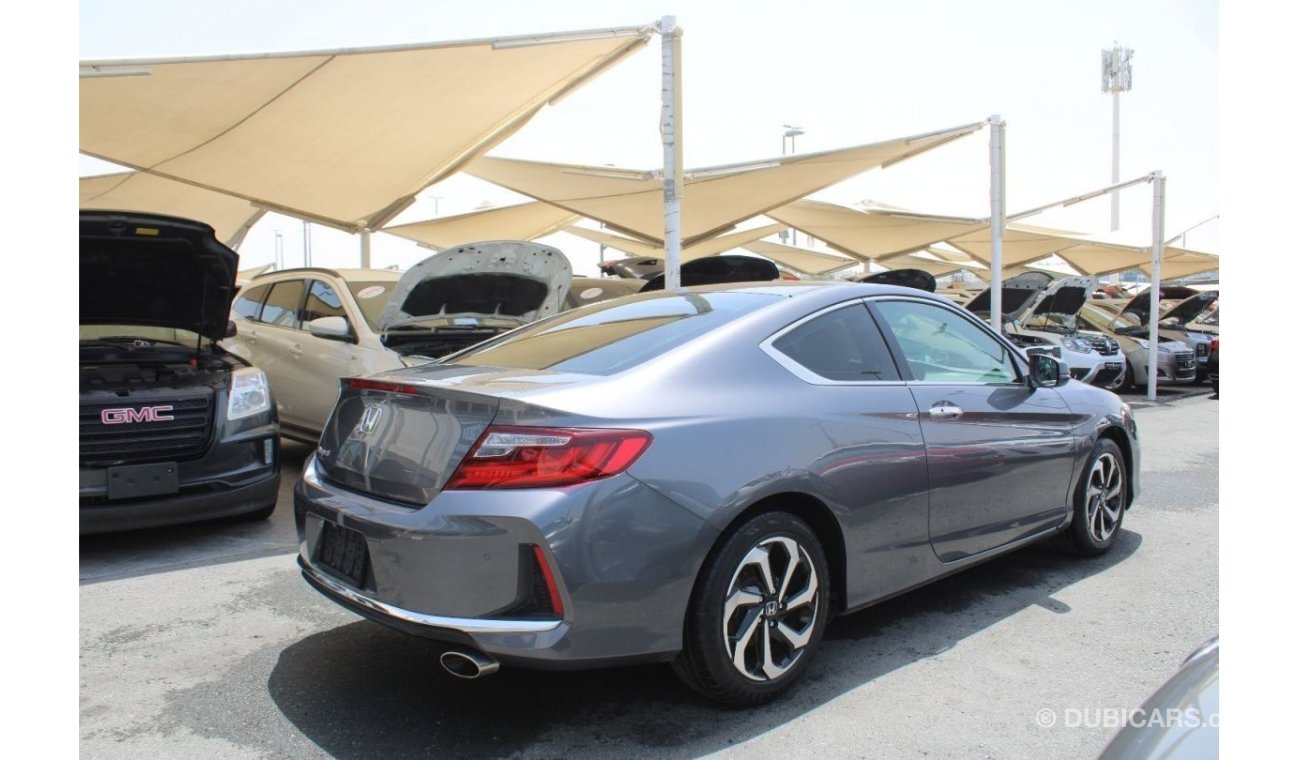 Honda Accord Coupe ACCIDENTS FREE - GCC - COUPE - V4 - 2017 - PERFECT CONDITION INSIDE OUT