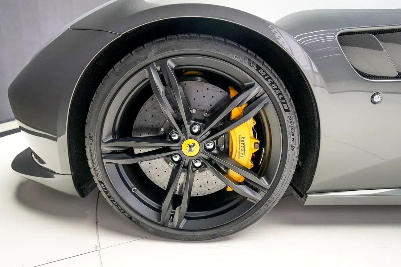 Ferrari GTC4 LUSSO