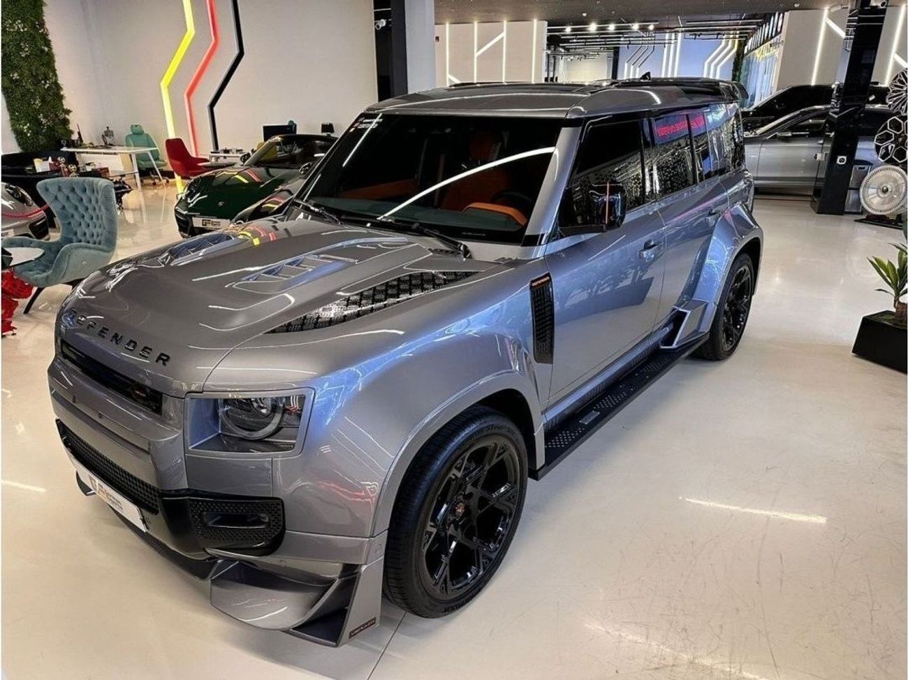 Land Rover Defender VENUUM 2023 DEFENDER 1/99 LIMITED EDITION