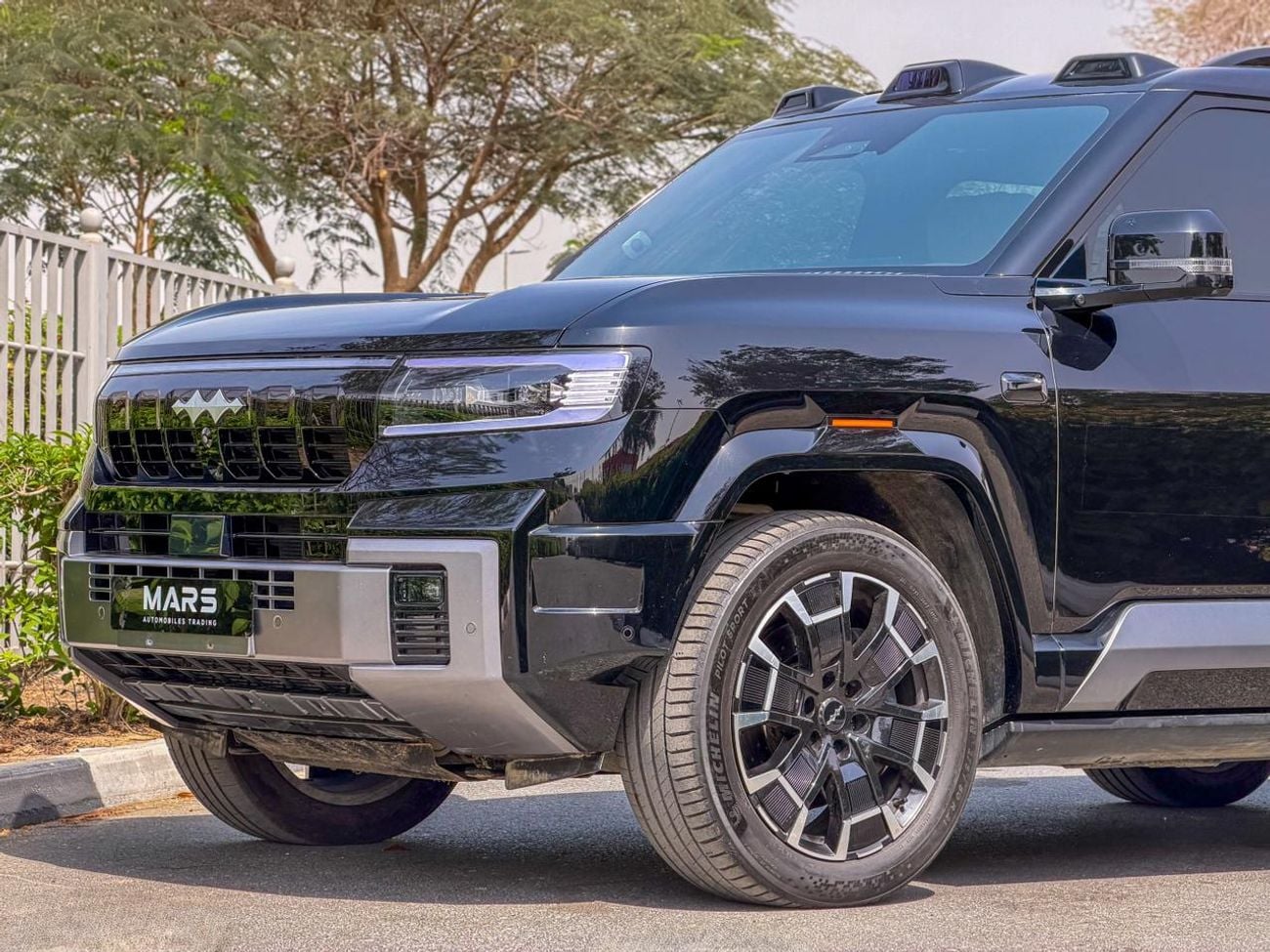 BYD Leopard 8 Smart and Brave Flagship Edition (7 Seats) 2024 BYD Leopard 8 flagship | 2.0L Hybrid (Plug-In) | 939