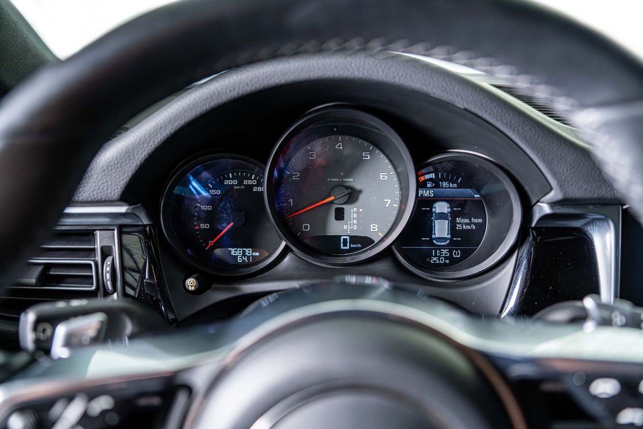 Porsche Macan S 3.0L (340 HP) Black On Black-21 Inch Rims-Red Brake Calipers-Low Mileage