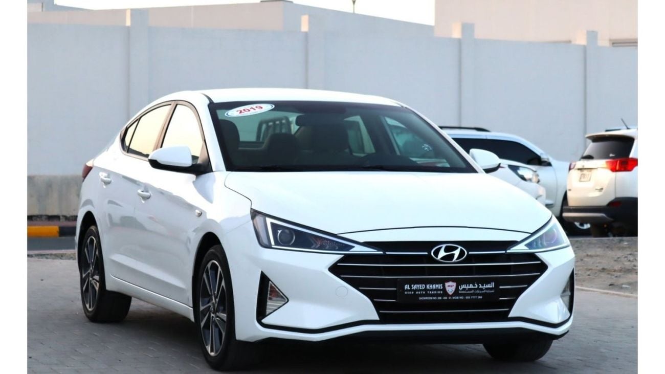 Hyundai Elantra GLS 2019 (GCC ) very good condition without accident